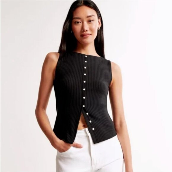 Abercrombie & Fitch Tops - Abercrombie & Fitch Ribbed Button Up Sleeveless Top